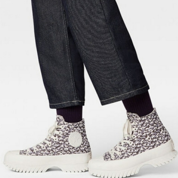 Converse CTAS Desert Lugged 2.0 Platform Sneakers - Picture 2 of 7